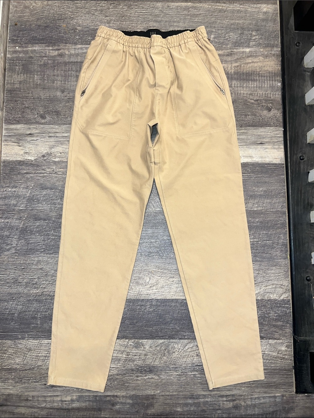Lululemon Utilitech Pull-On Classic Fit Pants Khaki Men’s S